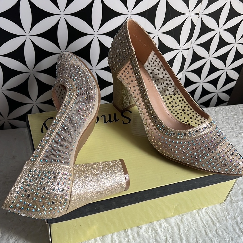 Golden/Beige slip on formal heels - Picture 4 of 8